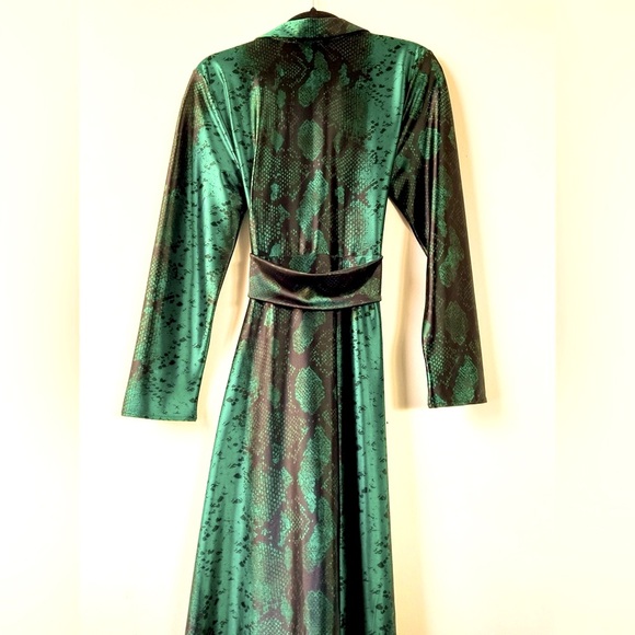NWOT Gorgeous jewel tone old Hollywood style robe - Picture 4 of 6